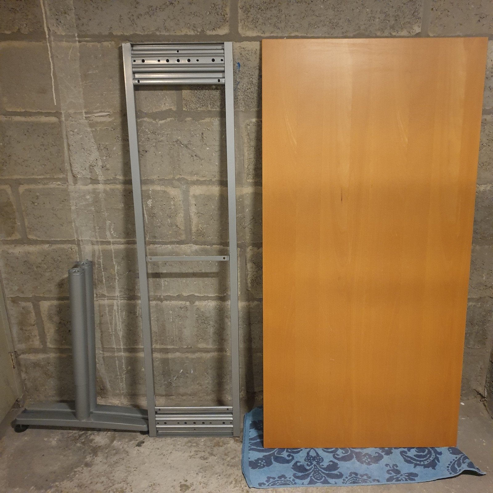 IKEA Galant Bureau - Houtkleurig met metalen onderstel, Ophalen, Gebruikt, In hoogte verstelbaar, Metaal