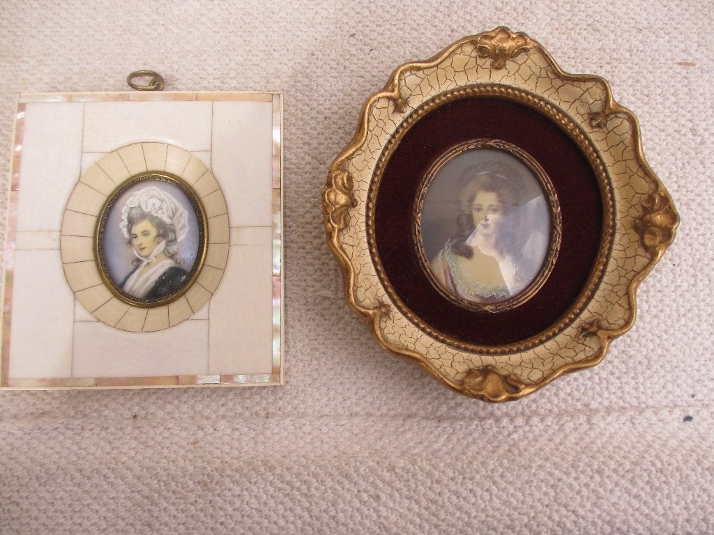 Twee antieke MINIATUREN Schilderij Portret Dame Vrouw