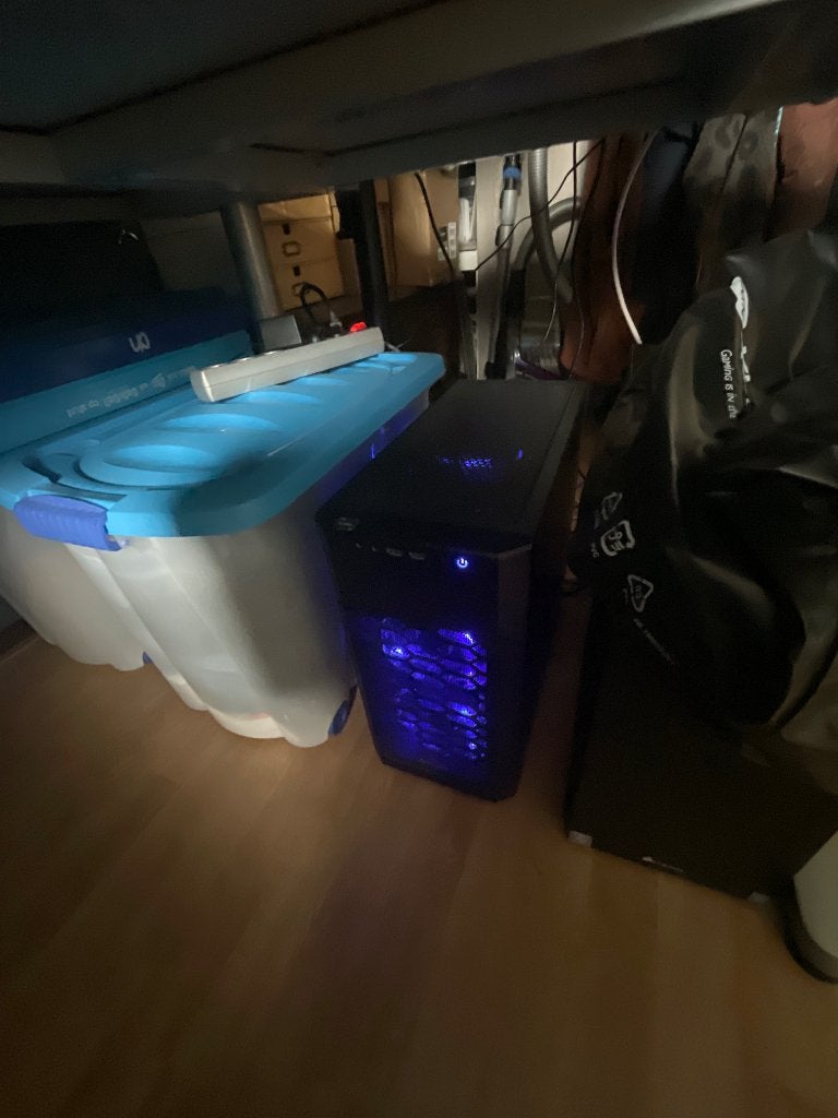 Gaming PC Ryzen 5 2600 + RX 580 + 16 GB RAM + 22” Monitor, Computers en Software, Gebruikt, Met videokaart, 2 tot 3 Ghz, Qwerty