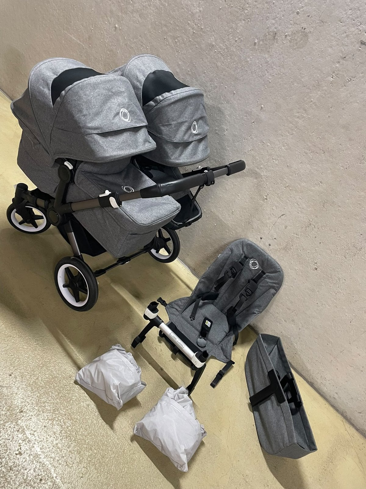 Bugaboo donkey 5 graphite grey, Support@bugaboo.com, Bugaboo, Ophalen of Verzenden, Zo goed als nieuw