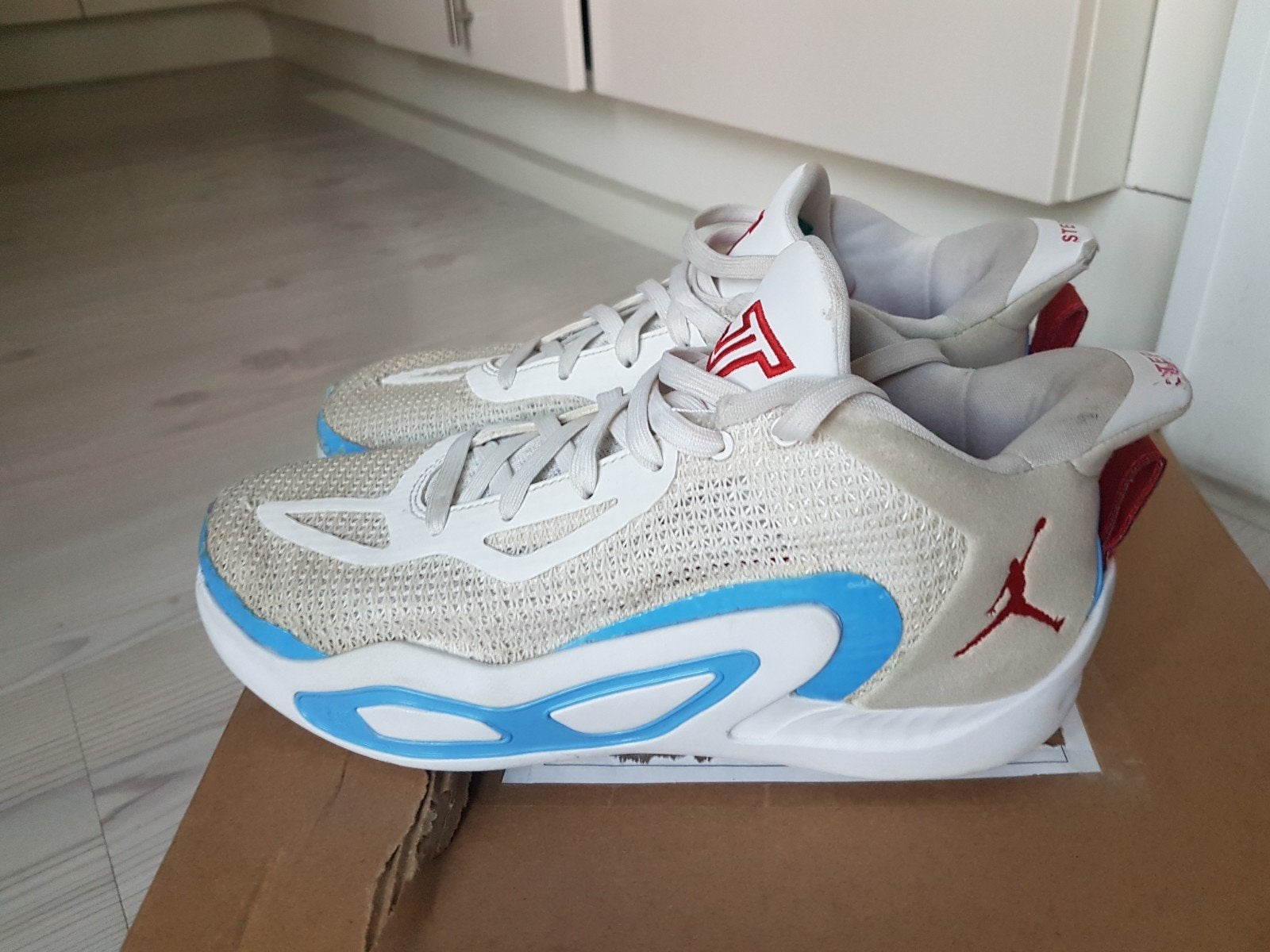 Air Jordan x Archer AV sneakers in maat 40, Ophalen of Verzenden, Zo goed als nieuw, Schoenen