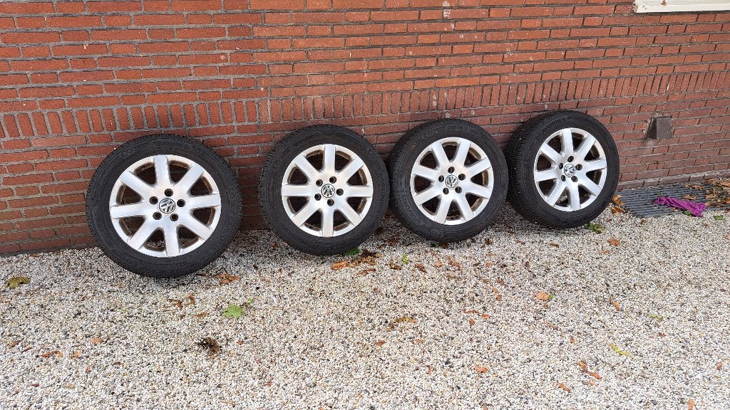 Originele VW velgen met z.g.a.n. zomerbanden, 16 inch, Ophalen, Gebruikt, 16 inch, Banden en Velgen