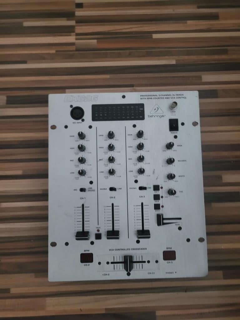 DJ Mixpaneel met Mengpaneel en Kabels - Behringer DX626, Ophalen of Verzenden