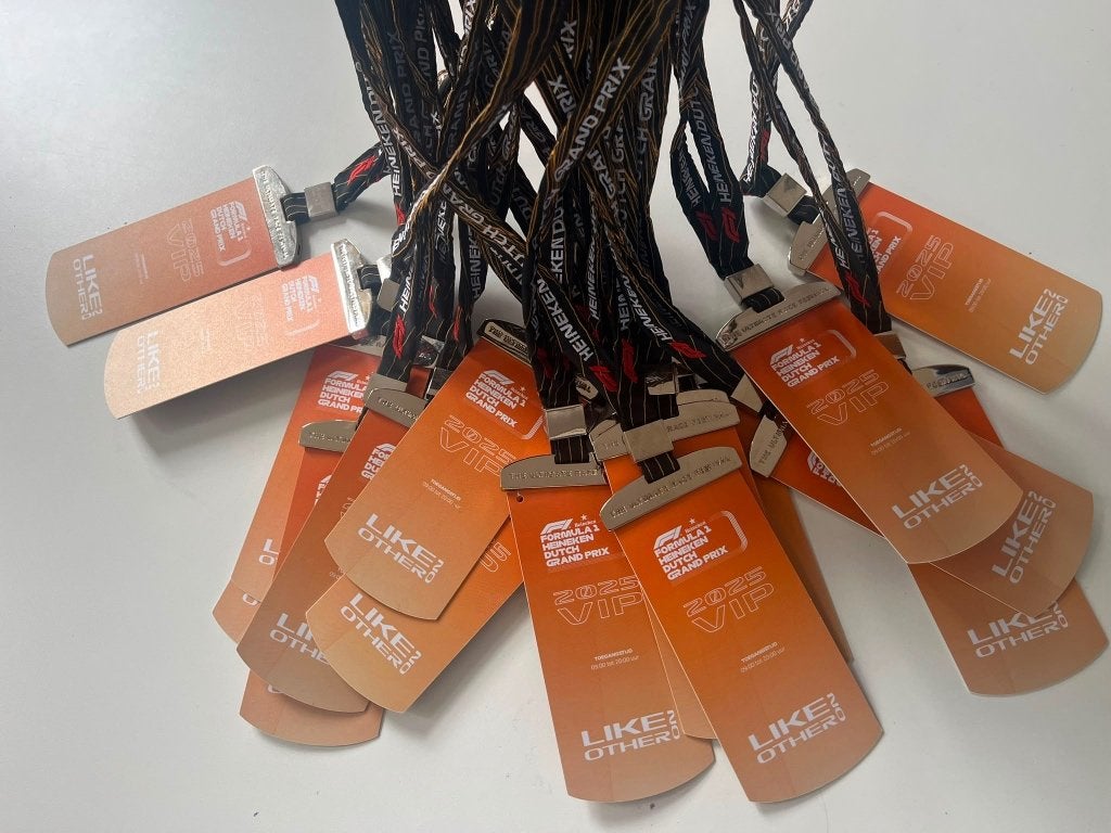 Formule 1 toegangskaartjes '24 + '25 en F1 petten, Tickets en Kaartjes, Eén persoon, Augustus