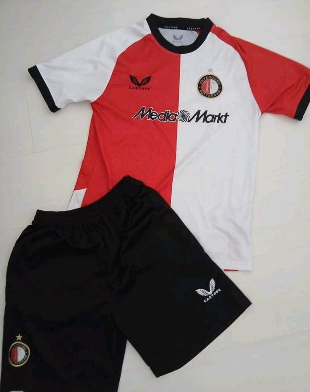 Feyenoord tenue maat L zgan, Maat 52/54 (L), Ophalen of Verzenden, Zo goed als nieuw, Voetbal