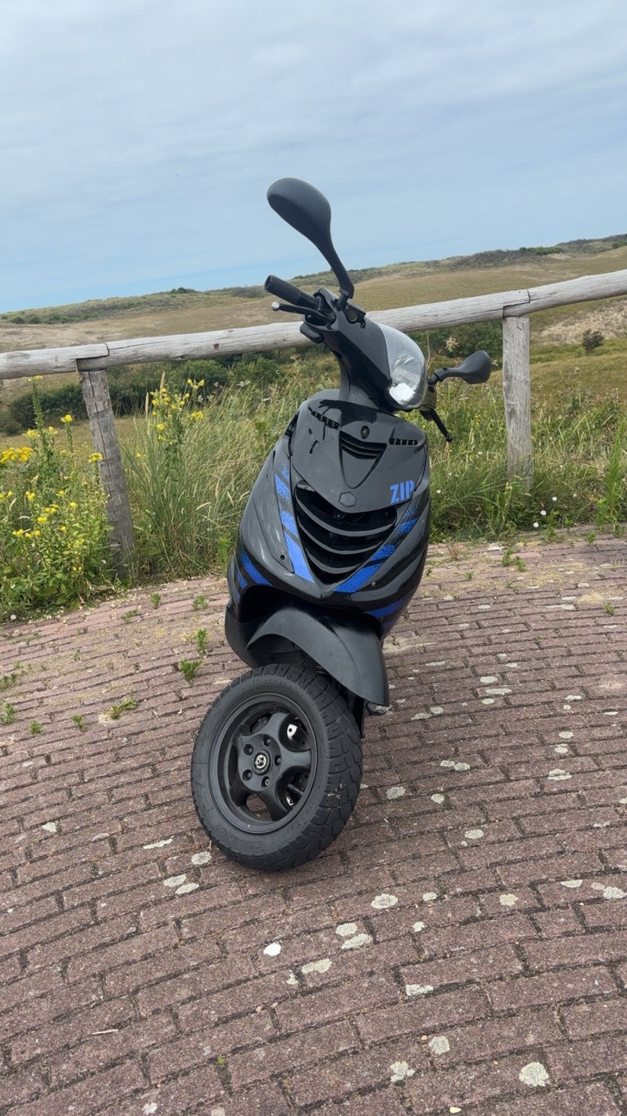 Zip 125cc, Fietsen en Brommers, Scooters | Piaggio, Zo goed als nieuw, Zip, Maximaal 45 km/u, Benzine, Ophalen of Verzenden