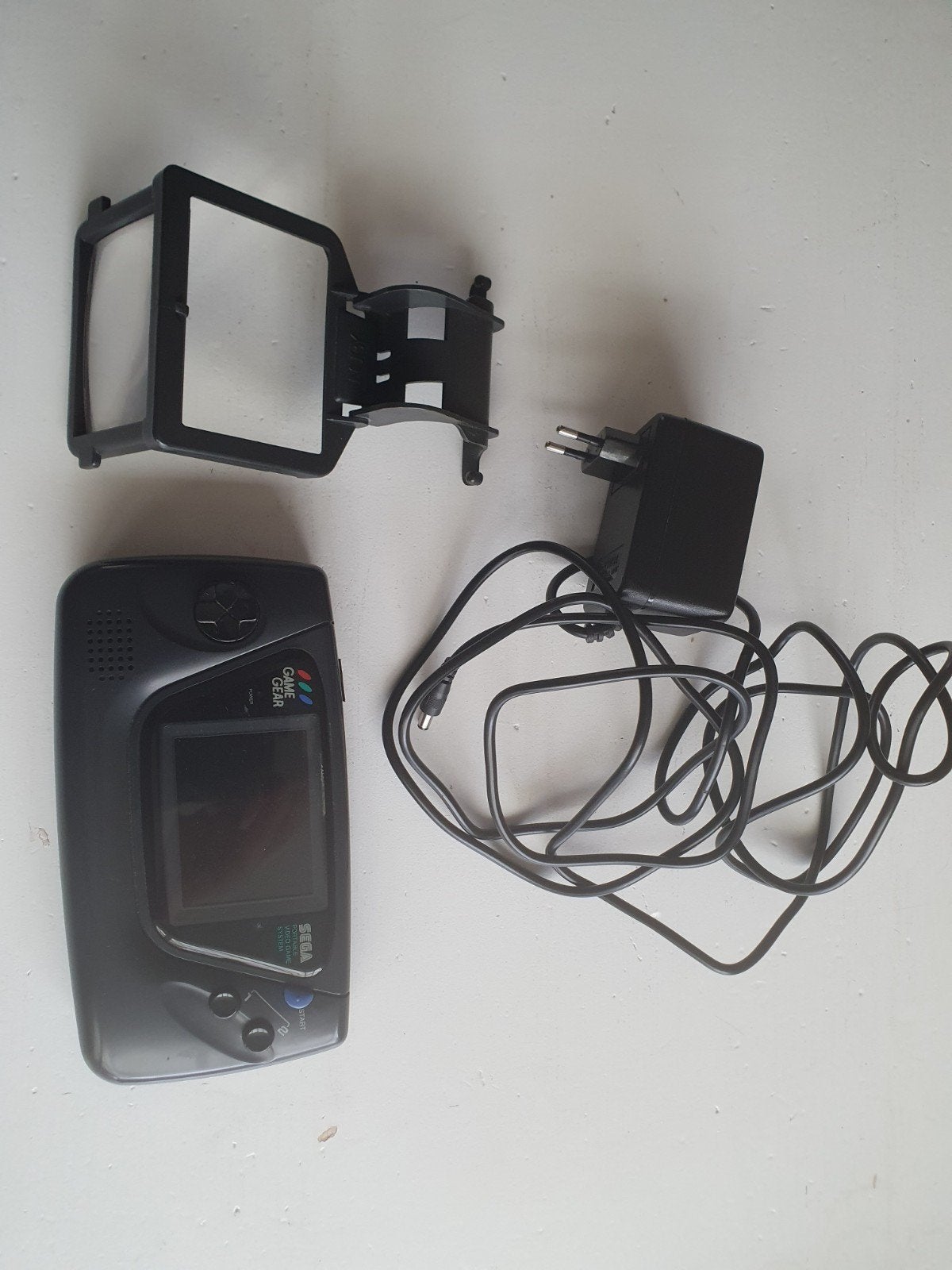 Sega Game Gear met vergrootglas en adapter, Spelcomputers en Games, Ophalen of Verzenden, Niet werkend, Zonder controller, Game Gear