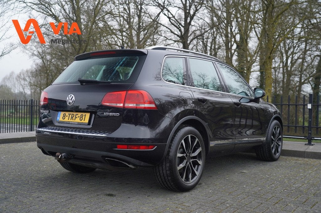 Volkswagen Touareg 3.0 TSi V6 Hybrid Highline Pano | Luchtve, Auto's, Volkswagen, Automaat, Gebruikt, Zwart, 2995 cc