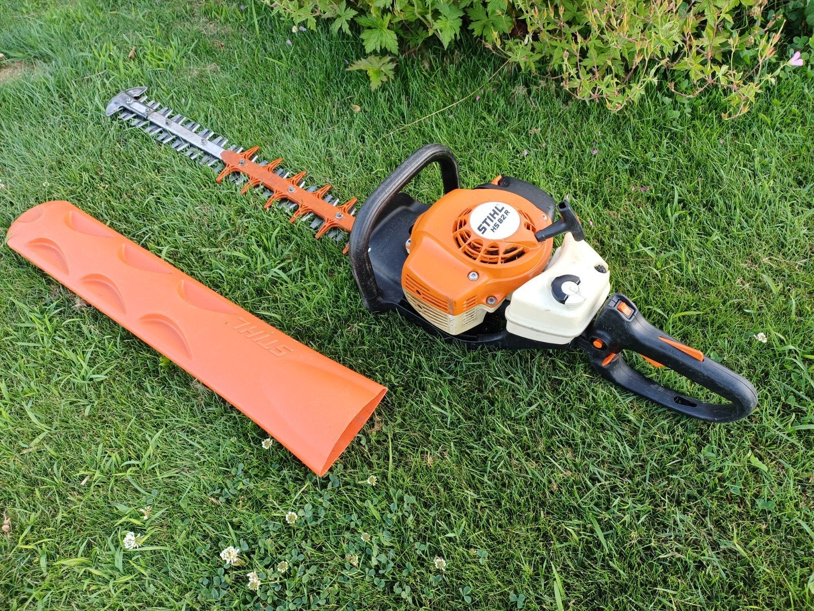 Stihl HS82R heggenschaar 60cm messen geslepen en nagekeken, Ophalen of Verzenden, Gebruikt, Benzine, Stihl
