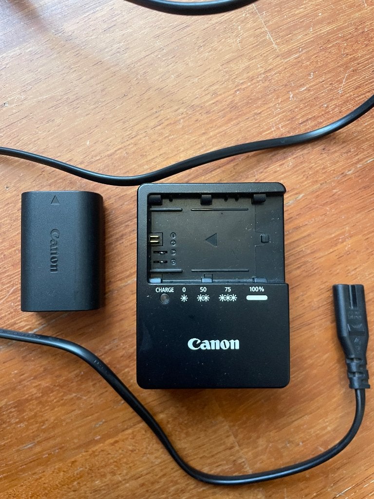 Oplader en batterij LP-E6N / LC-E6E voor Canon, Audio, Tv en Foto, Acculader, Canon, Canon, Zo goed als nieuw
