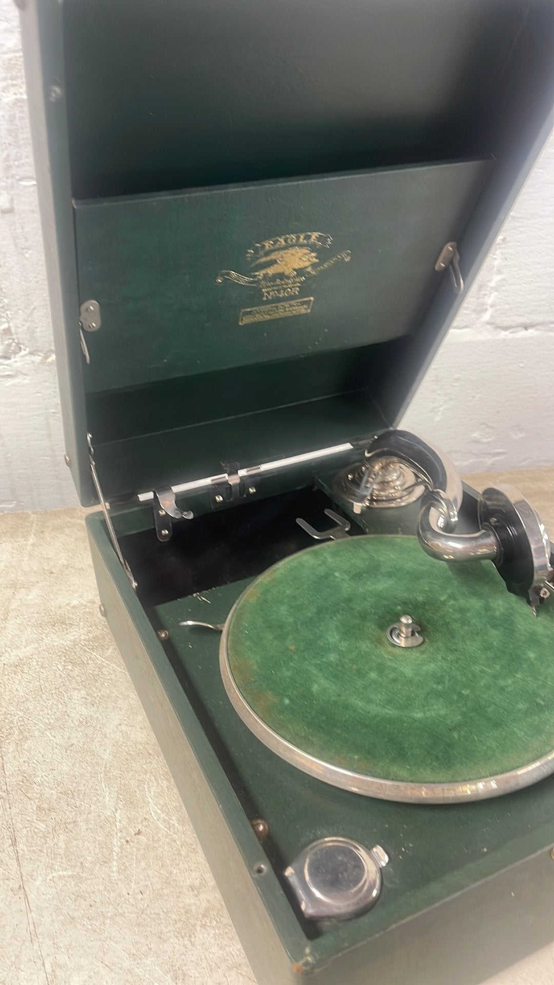 Oude platenspeler, Ophalen
