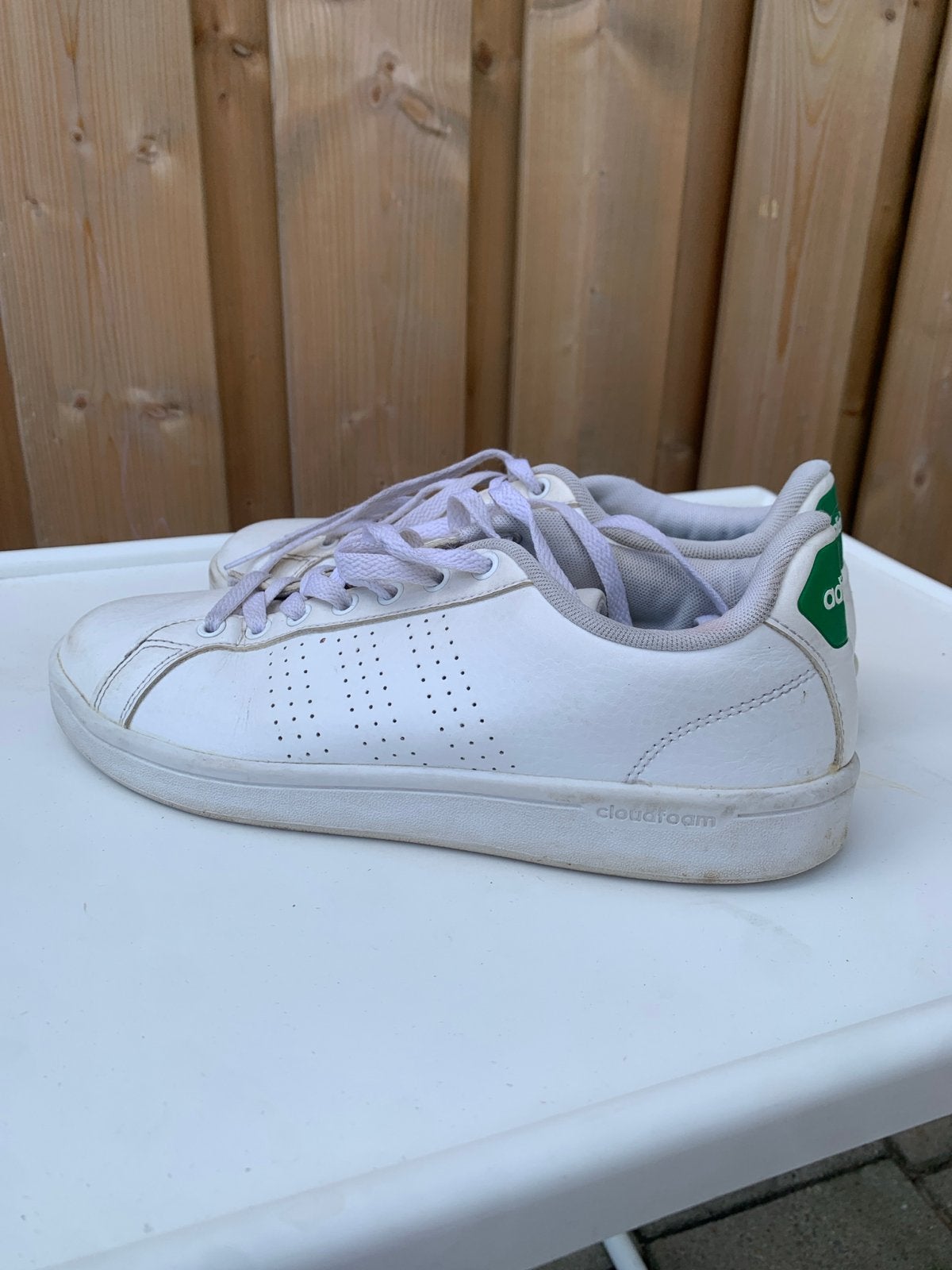 Adidas Cloudfoam Sneakers - Wit met Groen maat 39, Kleding | Dames, Schoenen, Ophalen of Verzenden, Gedragen, Wit, Sneakers of Gympen