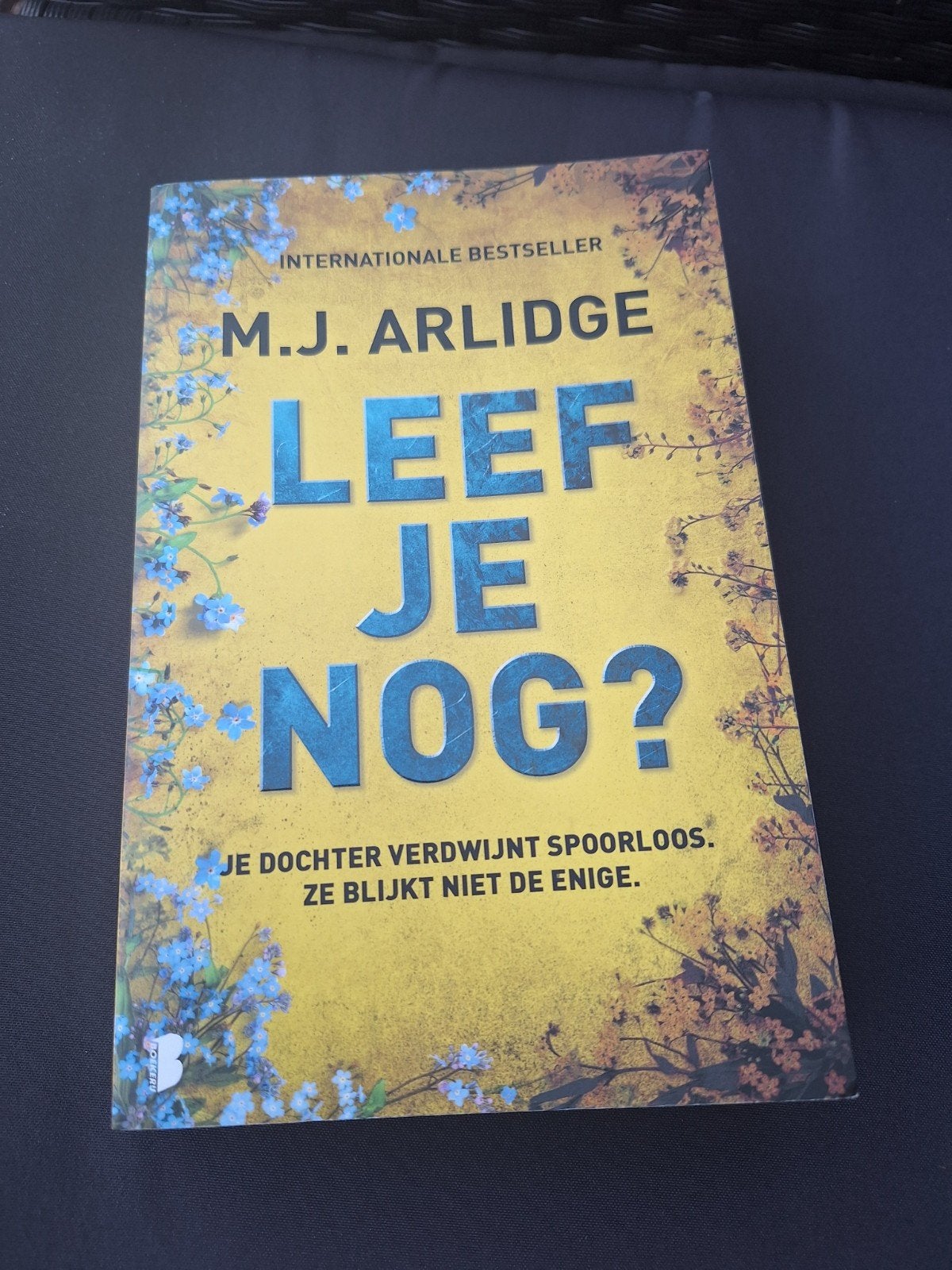M.J. Arlidge - Leef je nog?, Boeken, Thrillers, Ophalen of Verzenden, Zo goed als nieuw, M.J. Arlidge