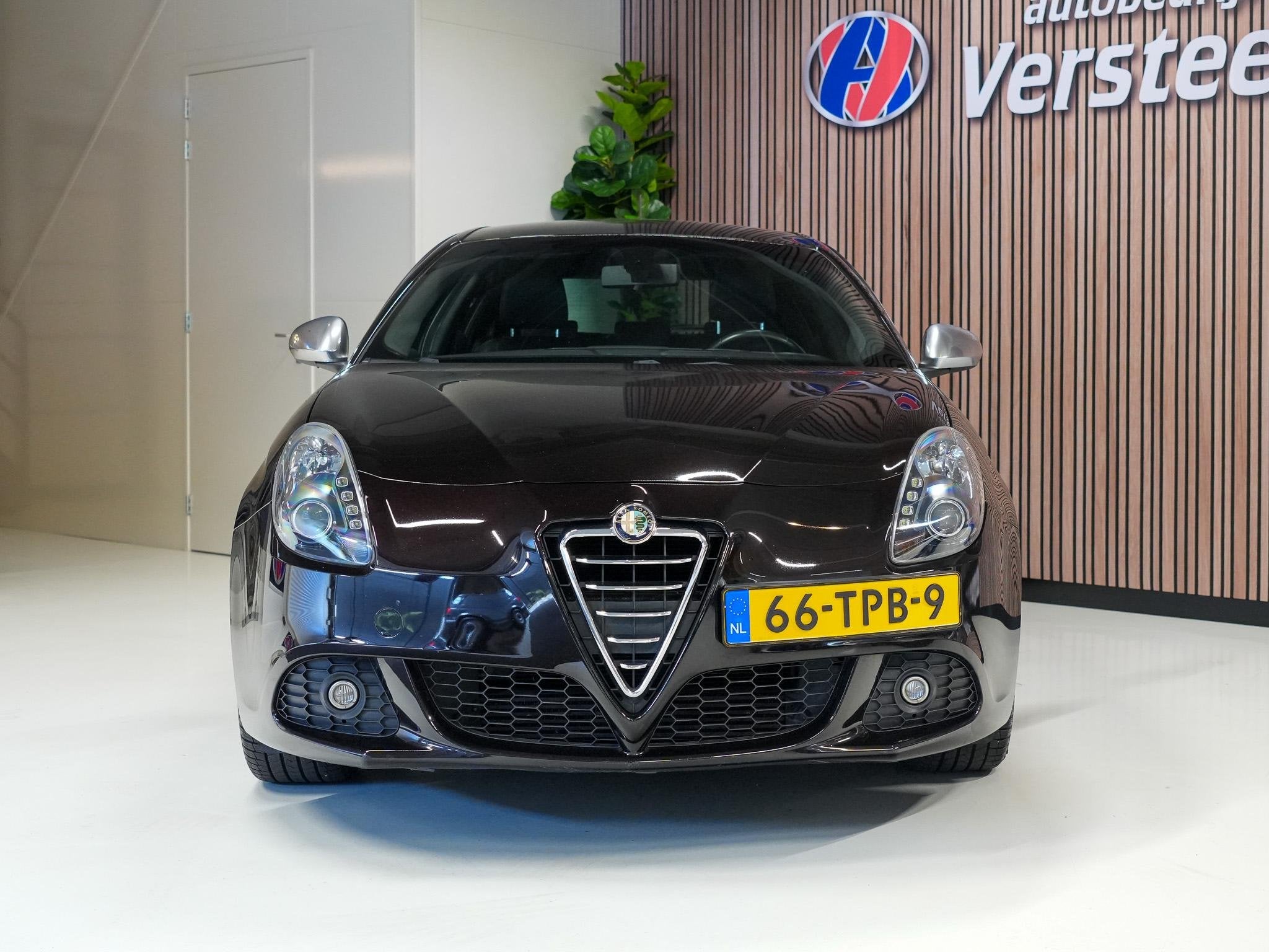 Alfa Romeo Giulietta 1.4 T Distinctive, Voorwielaandrijving, Stof, Gebruikt, Euro 6