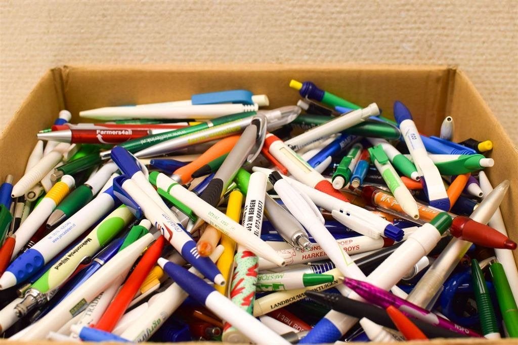 Doos met pennen 49537, Ophalen of Verzenden, Gebruikt, Vulpen, Overige merken