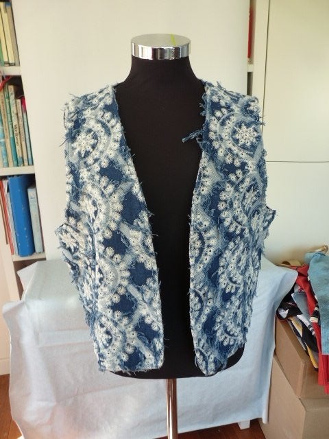 Apart blauw jeans kleur gilet met witte bloem mt 40, Maat 38/40 (M), Blauw, Tramontana, Ophalen of Verzenden