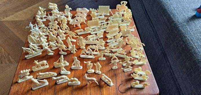 De Gruyter figuurtjes crème, Ophalen of Verzenden, Gebruikt