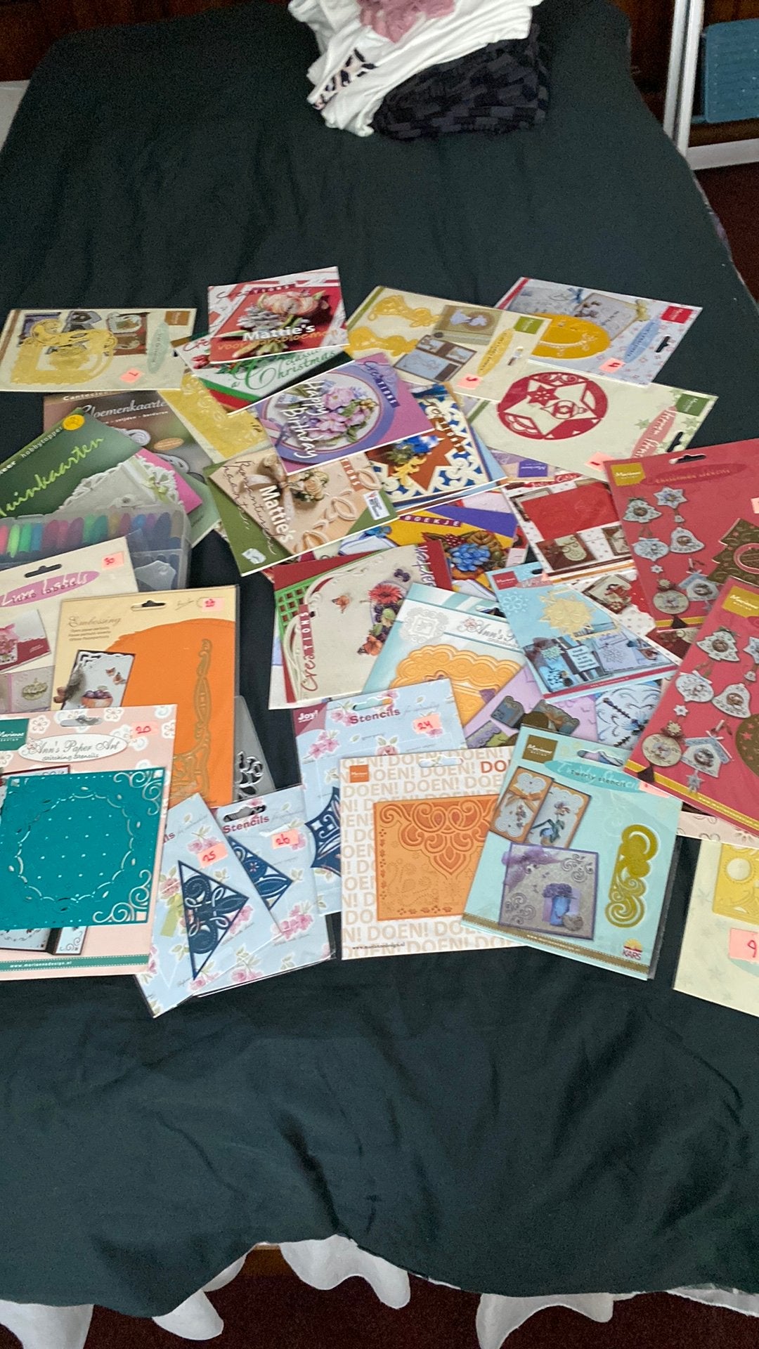 Allerlij snij en borduur mallen zon 60 stuks +boekjes erbij, Hobby en Vrije tijd, Ophalen of Verzenden, Overige thema's, Pons of Mal