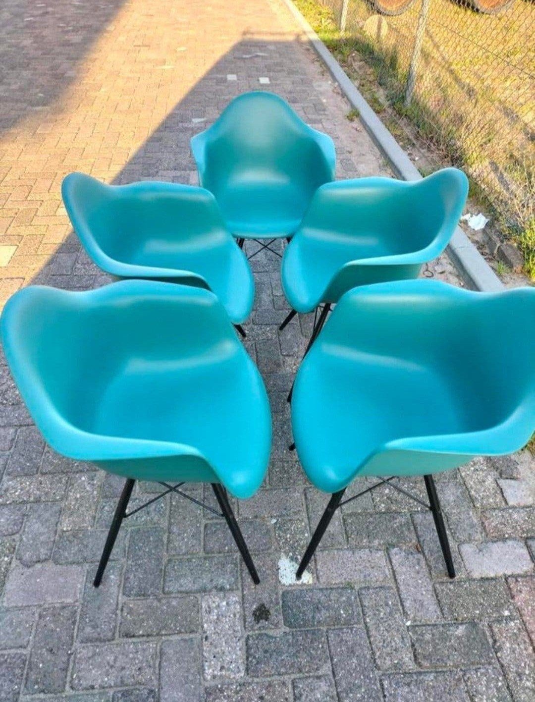 Vitra Eames Plastic Armchair - Set van 5, Charles-Eames-Str. 2, 79576 Weil am Rhein, Duitsland, Kunststof, Blauw, Modern, Design, Mid-century