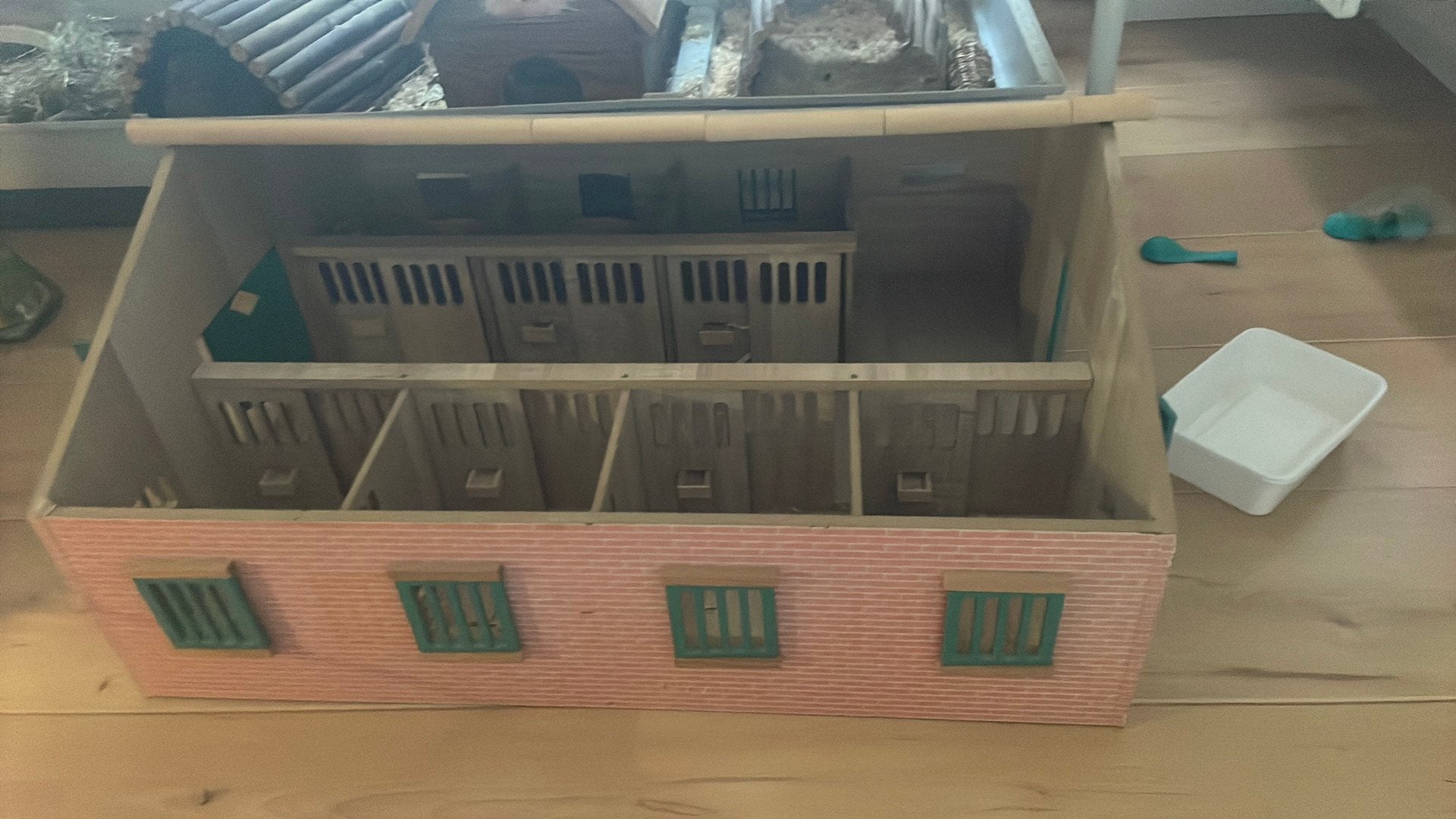 Grote schleich stal, Ophalen, Gebruikt, Poppenhuis
