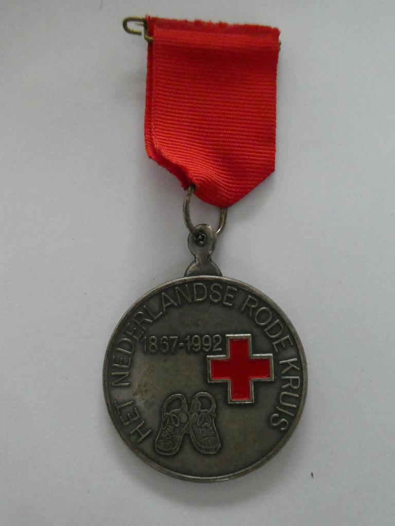 Rode Kruis medaille, Postzegels en Munten, Penningen en Medailles, Ophalen of Verzenden, Overige materialen, Nederland