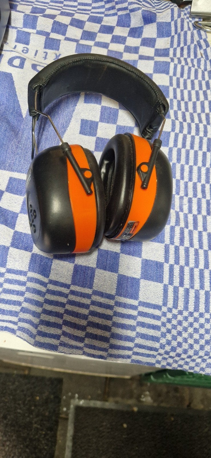 Werckmann Gehoorbescherming met Bluetooth en Radio, Ophalen, Bluetooth, Gebruikt