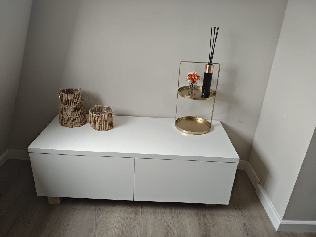 tv meubel, kast,  dressoir. Hoogglans wit, Ophalen, Gebruikt, 100 tot 150 cm, 25 tot 50 cm