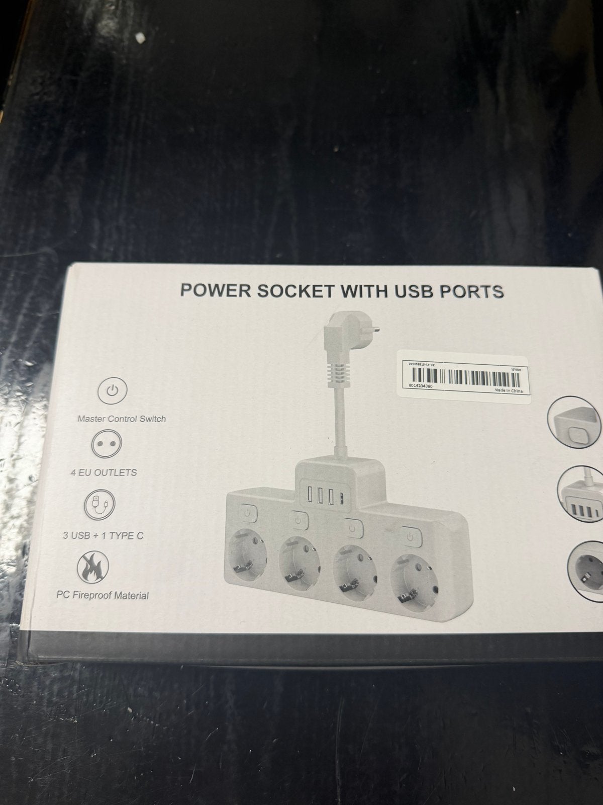 Nieuwe Verdeelstekker met USB Aansluiting - 4 EU Outlets, Ophalen of Verzenden, Nieuw, Stekkerdoos