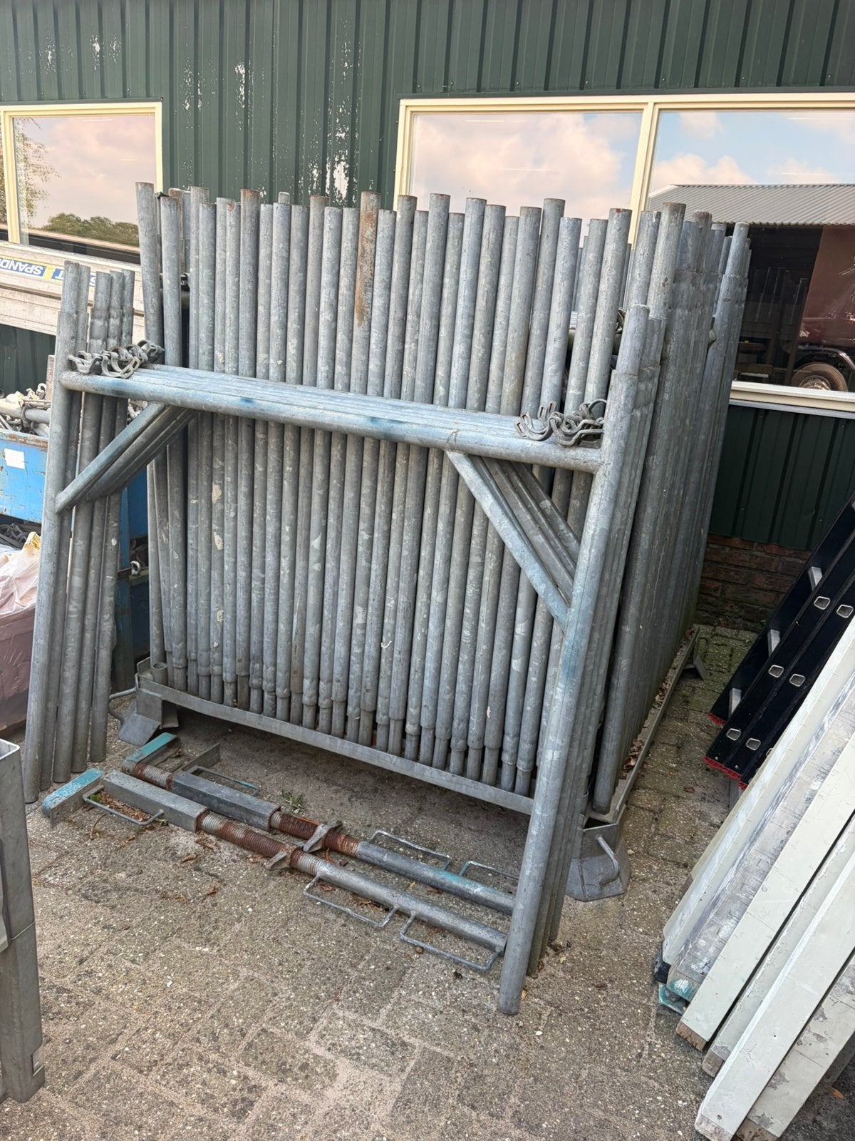 Te koop H bok steiger, Doe-het-zelf en Verbouw, Steigers, Ophalen, Gebruikt, Gevelsteiger, 5 meter of hoger