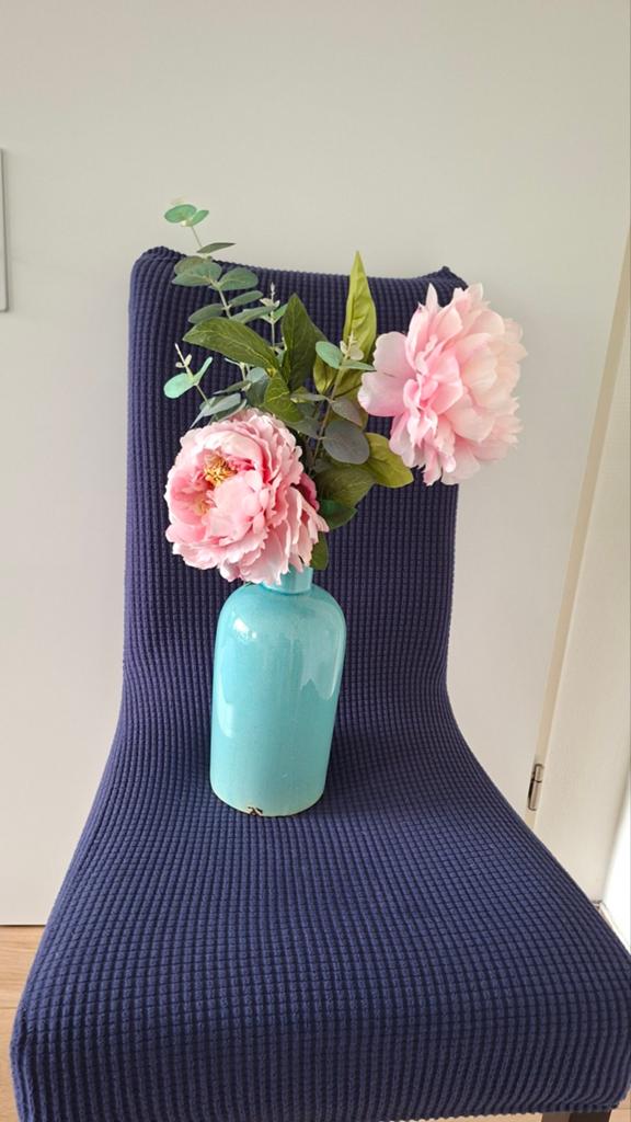Zeer turquoise vaas met kunstbloemen., Overige kleuren, Aardewerk of Porselein, Ophalen of Verzenden, Zo goed als nieuw