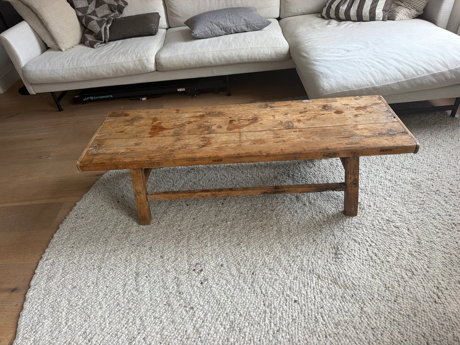 Robuuste houten salontafel - 134x44x35 cm, Ophalen, Minder dan 50 cm, Gebruikt, 100 tot 150 cm