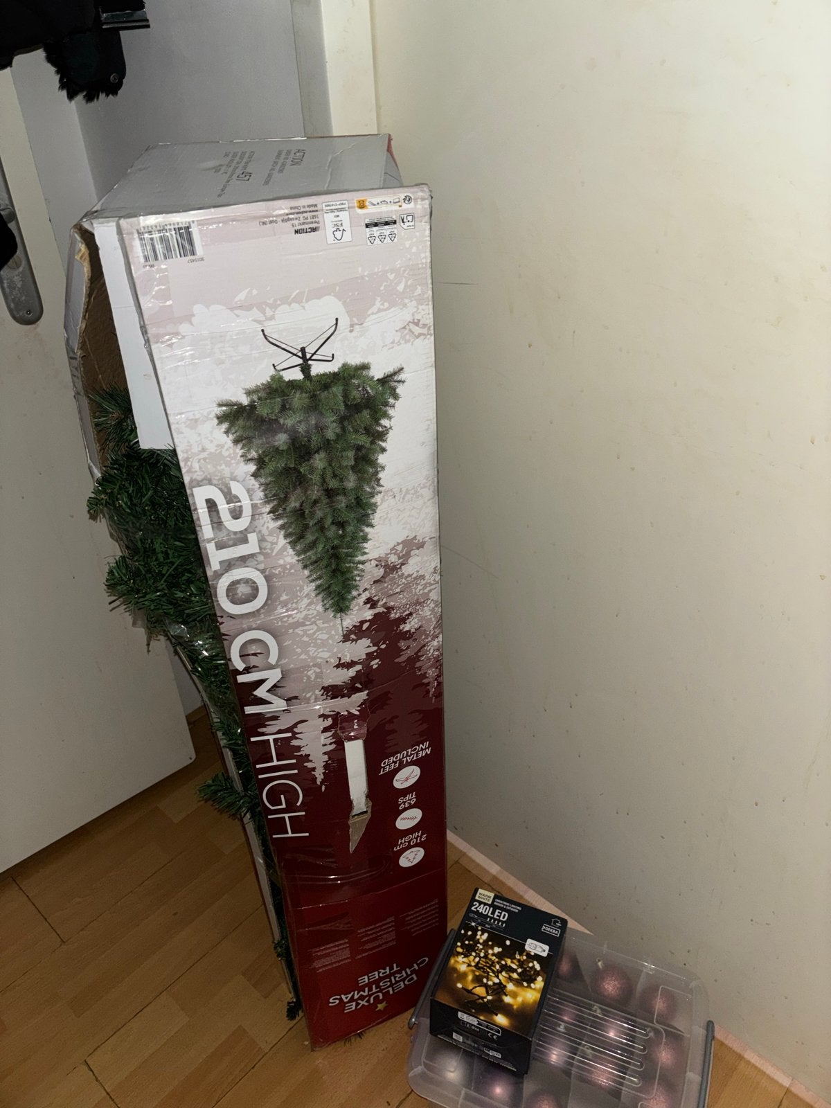 Kerstboom met assecoires, Ophalen of Verzenden, Zo goed als nieuw