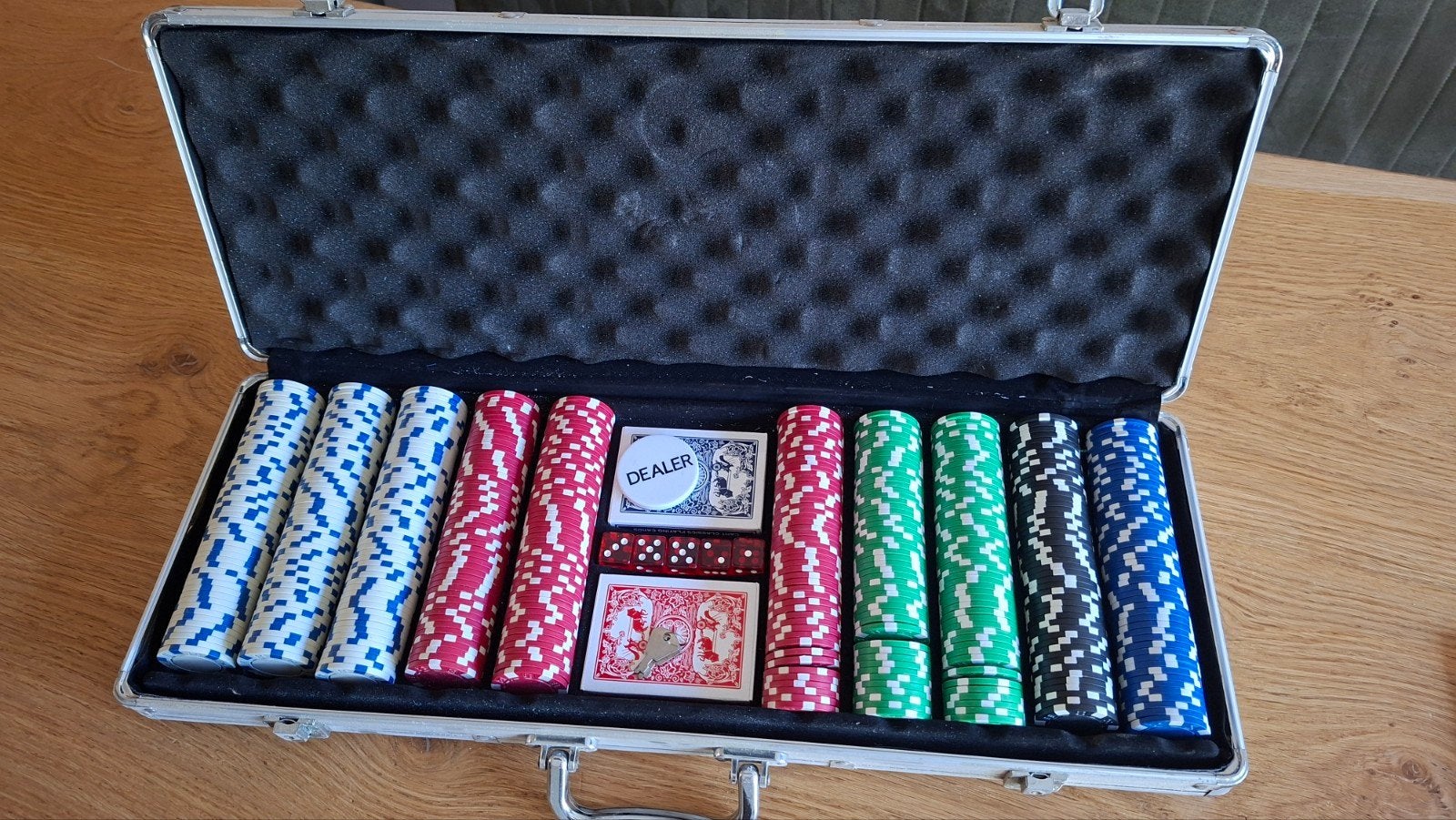 Pokerset in aluminium koffer - perfecte staat, Hobby en Vrije tijd, Gezelschapsspellen | Kaartspellen, Vijf spelers of meer, Ophalen of Verzenden