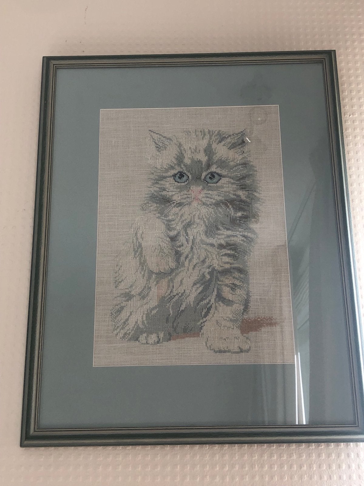 schattige grijze kitten, €15 ophalen, 50 – 75, Minder dan 50 cm, Overige typen, Ophalen of Verzenden