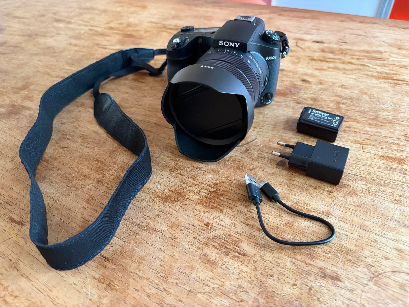 Sony RX10 IV, Audio, Tv en Foto, Fotocamera's Digitaal, Lensdop, Gebruikt, Ophalen of Verzenden, Sony
