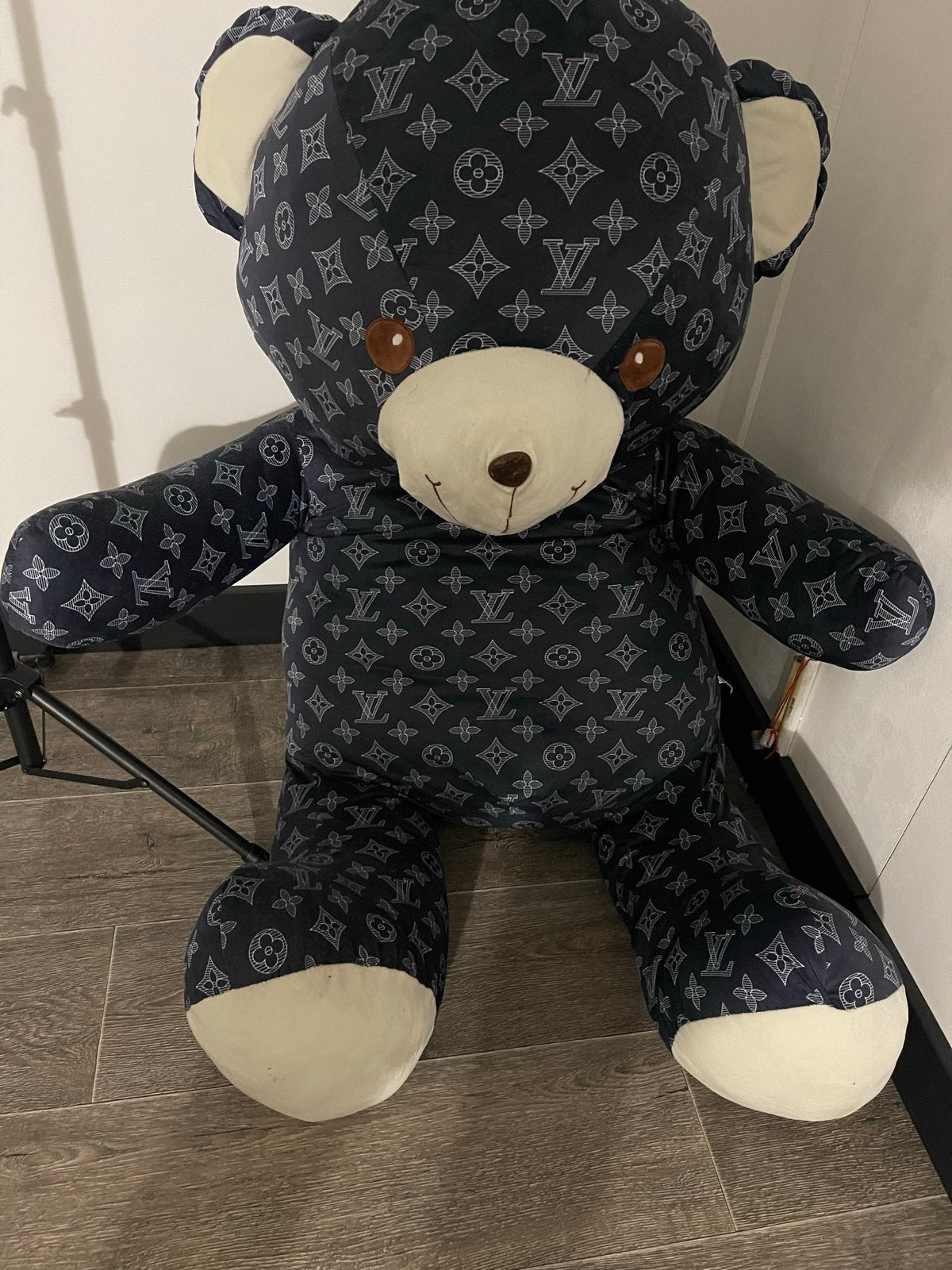 Grote Louis Vuitton Beer - Donkerblauw Knuffel (90cm), Ophalen, Overige merken, Overige karakters, Beer