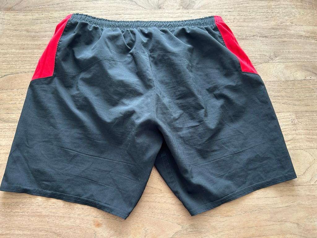 PSV Umbro Voetbalbroekje Zwart/Rood Maat 152, Maat XS of kleiner, Ophalen of Verzenden, Zo goed als nieuw, Broek
