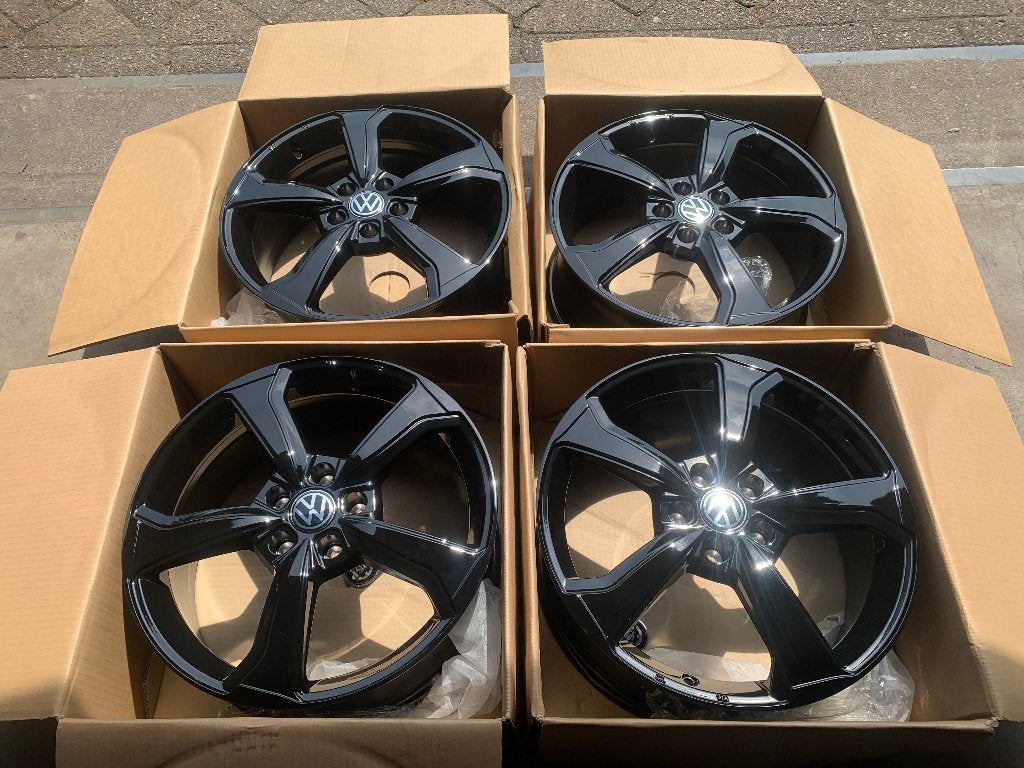 NIEUWE 18 INCH VW GOLF 5/6/7/8 CADDY A3 LEON VELGEN, 18 inch, ., Banden en Velgen, Nieuw