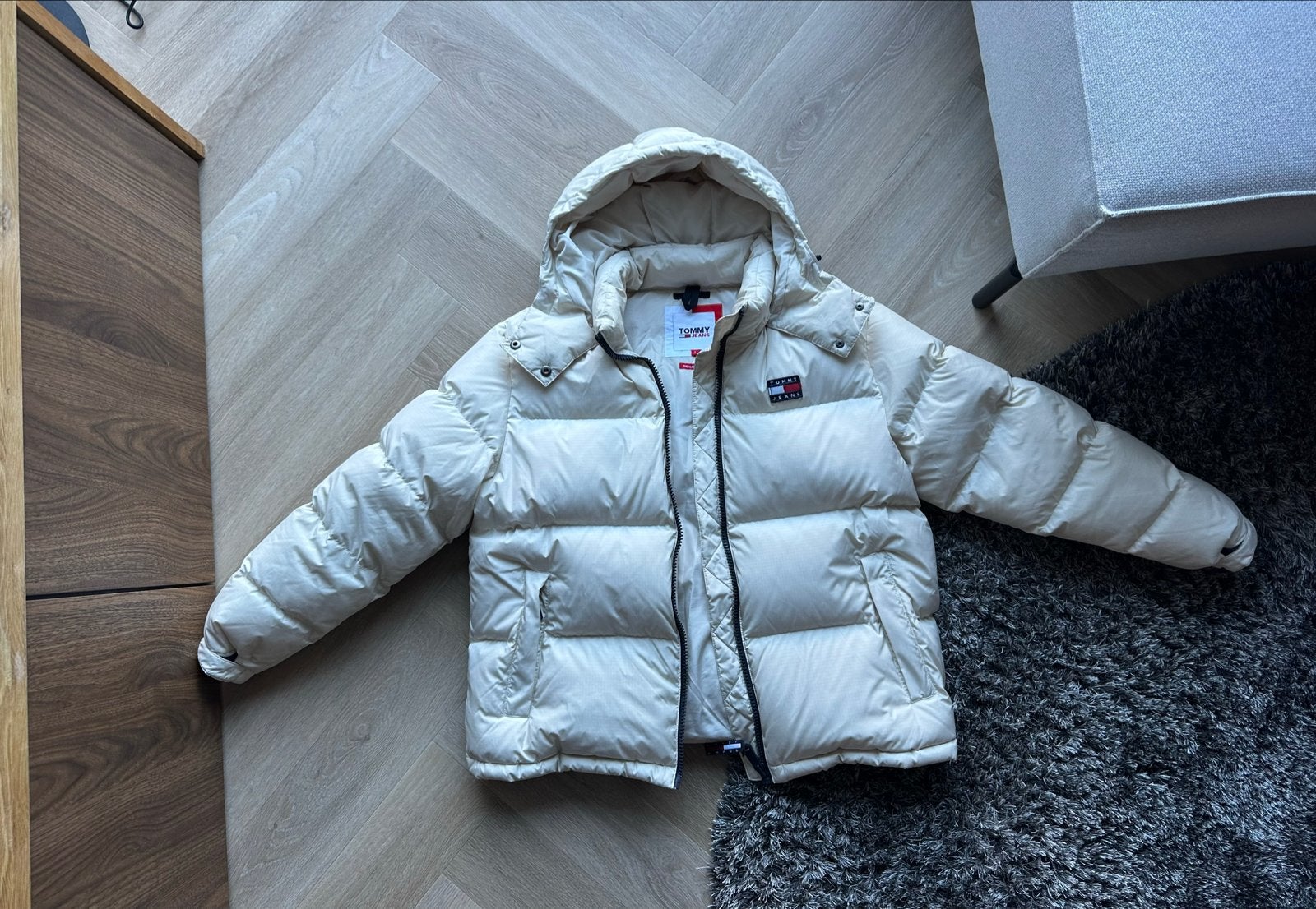 Tommy Jeans Alaska Puffer Jas Maat L - Zo goed als nieuw, Ophalen of Verzenden, Zo goed als nieuw, Maat 42/44 (L), Beige