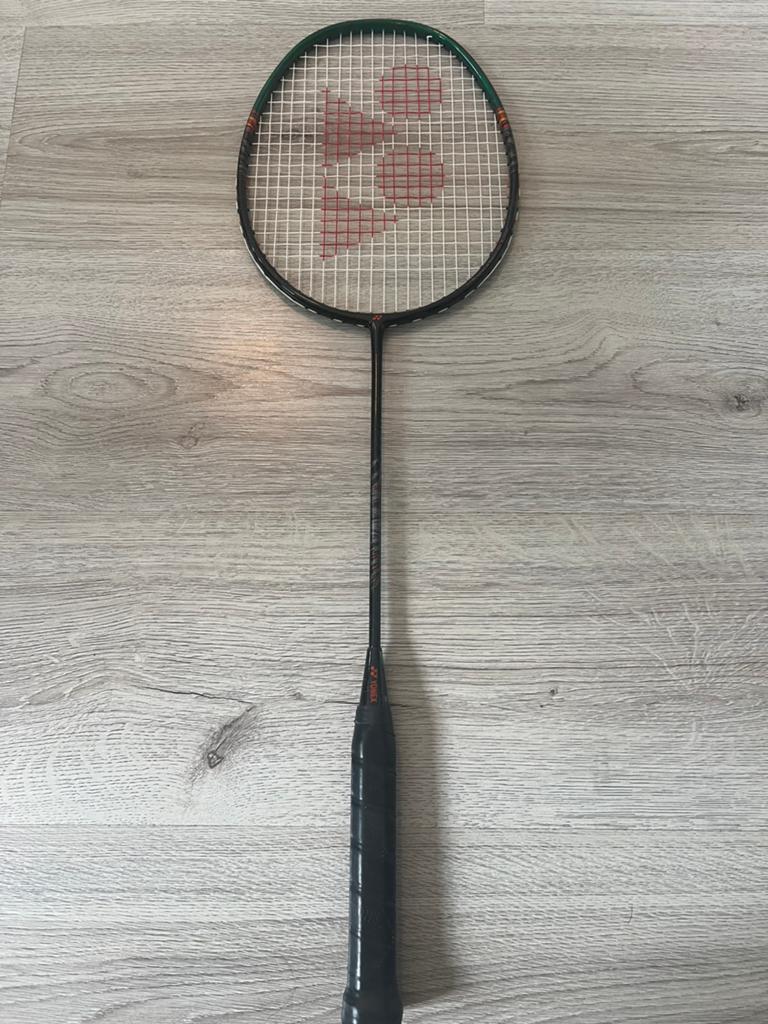 Yonex Astrox 99 Play, Sport en Fitness, Badminton, Ophalen, Zo goed als nieuw, Racket(s)