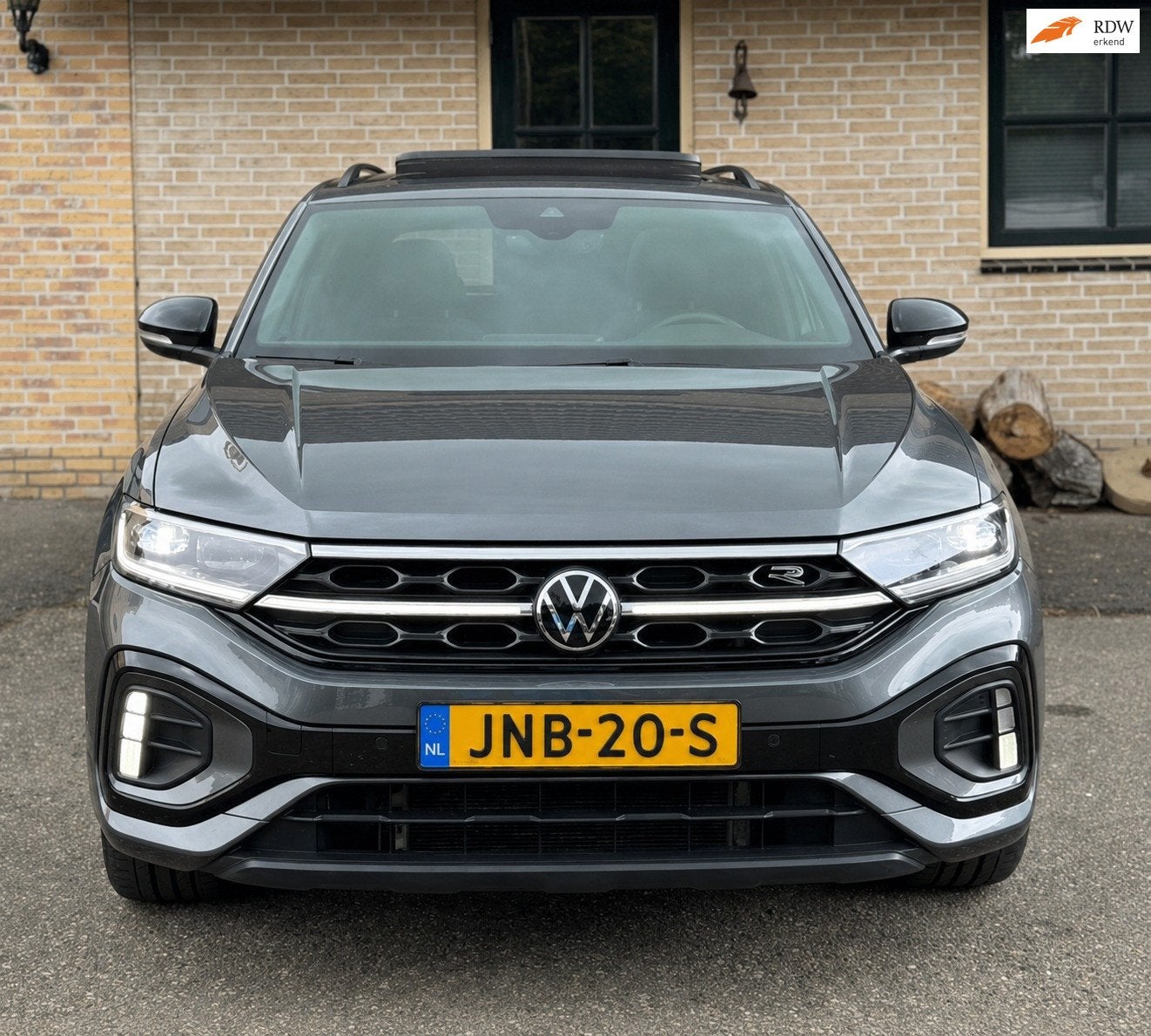 Volkswagen T-ROC 1.5 TSI DSG R-Line | PANO | ACC |NAVI |LED, Dealer onderhouden, Stof, 4 cilinders, 150 pk