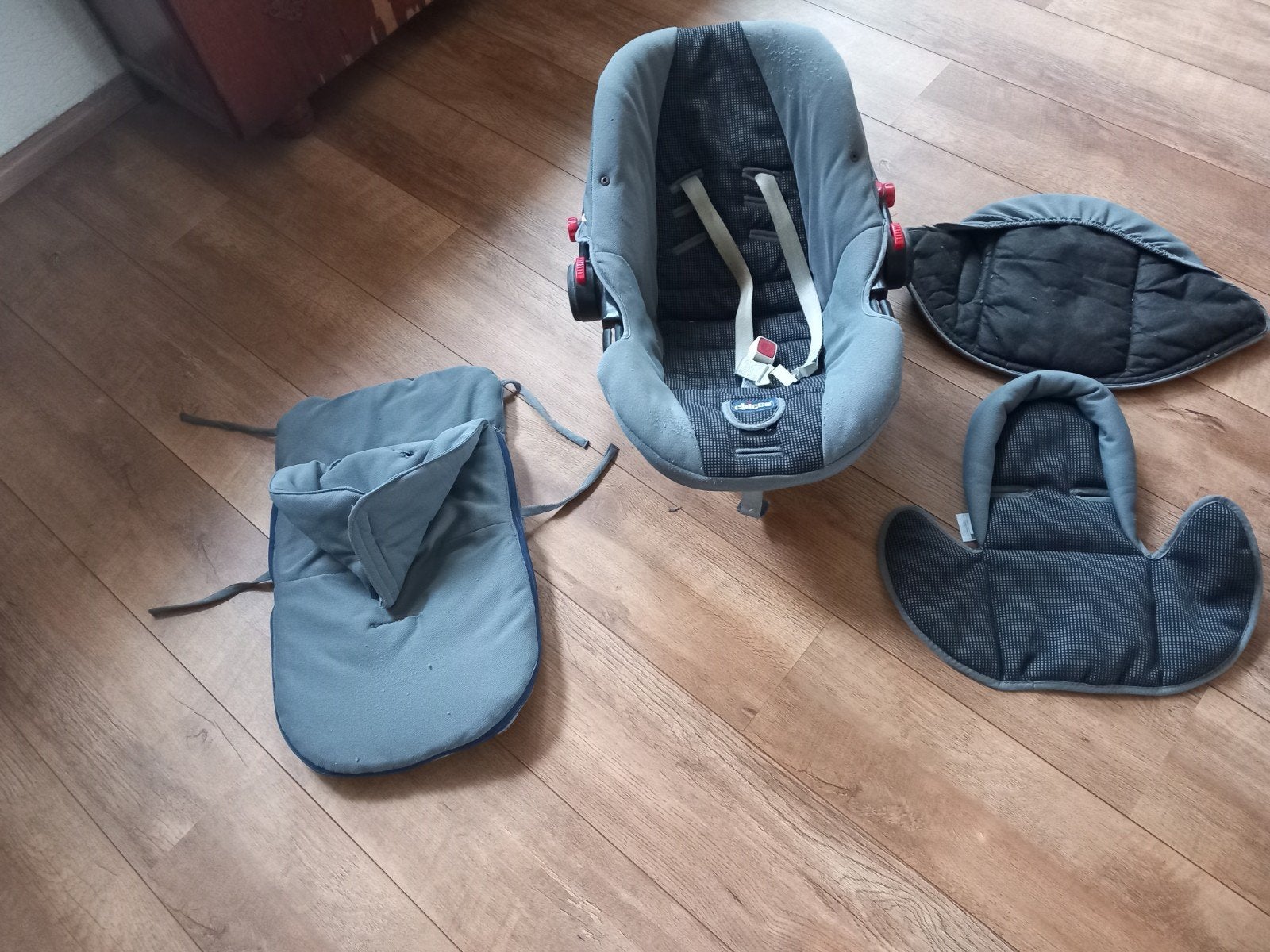 autostoel Chicco met winterzak, verkleiner en zonnescherm, Ophalen, Chicco, 0 t/m 13 kg, Gebruikt