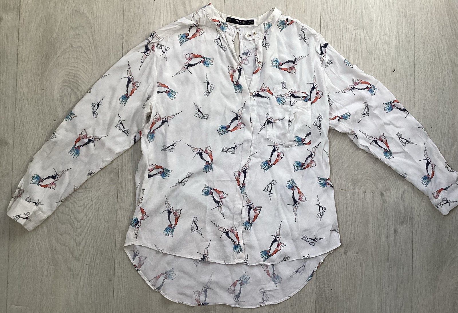 Zara witte Blouse maat M met Kolibrie Print, Maat 38/40 (M), Ophalen of Verzenden, Zo goed als nieuw, Wit