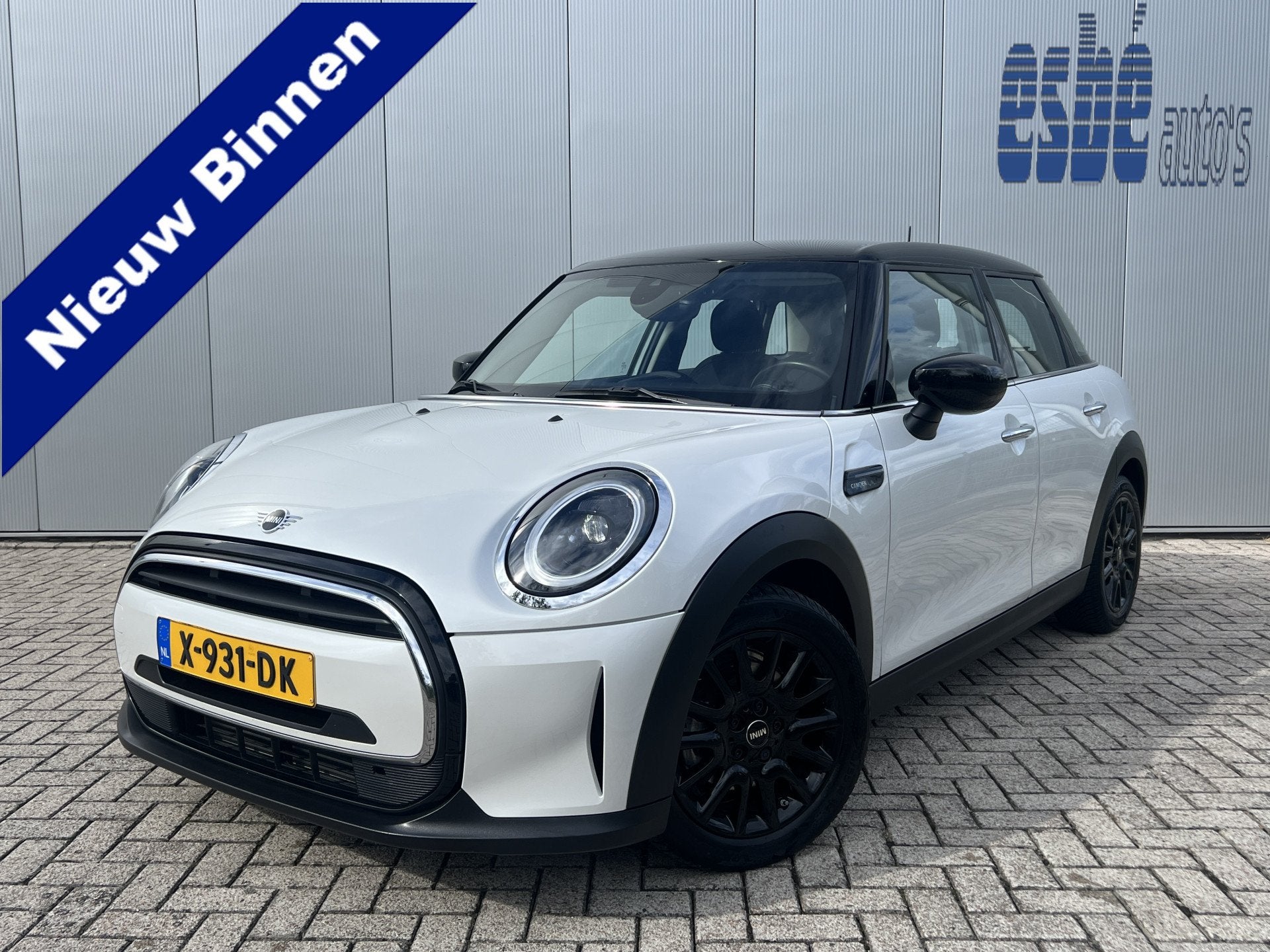 MINI 5-deurs 1.5 Cooper 136 pk Automaat Camden Edition Navig, Auto's, Dealer onderhouden, Gebruikt, Met garantie (alle), Wit