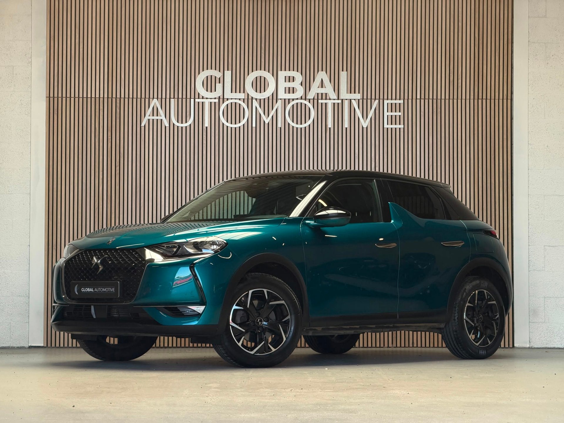 DS 3 Crossback 1.2 PureTech Business - CARPLAY - NAVI - CAME, Auto's, Gebruikt, 1199 cc, Blauw, Leder