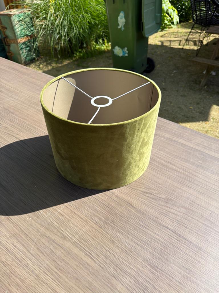 Groene fluwelen lampenkap, Huis en Inrichting, Lampen | Lampenkappen, Ophalen, 25 tot 50 cm, Rond, Zo goed als nieuw