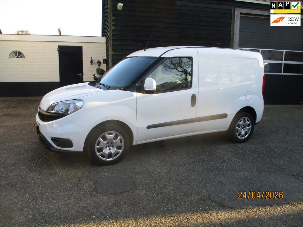 Fiat Doblò Cargo 1.4 T-Jet NP 120 PK Benz (22 ltr) CNG 1.e, Voorwielaandrijving, 1408 kg, Stof, Gebruikt