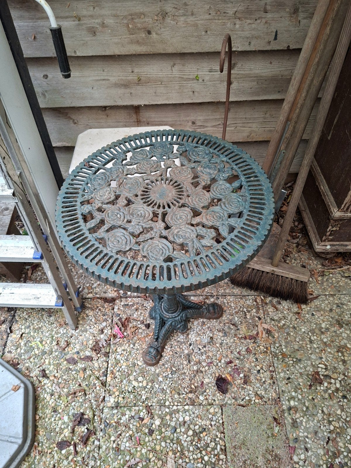 tuintafel buitenrelaxligbed  gietijzer babybadje, Ophalen, Gebruikt, Metaal