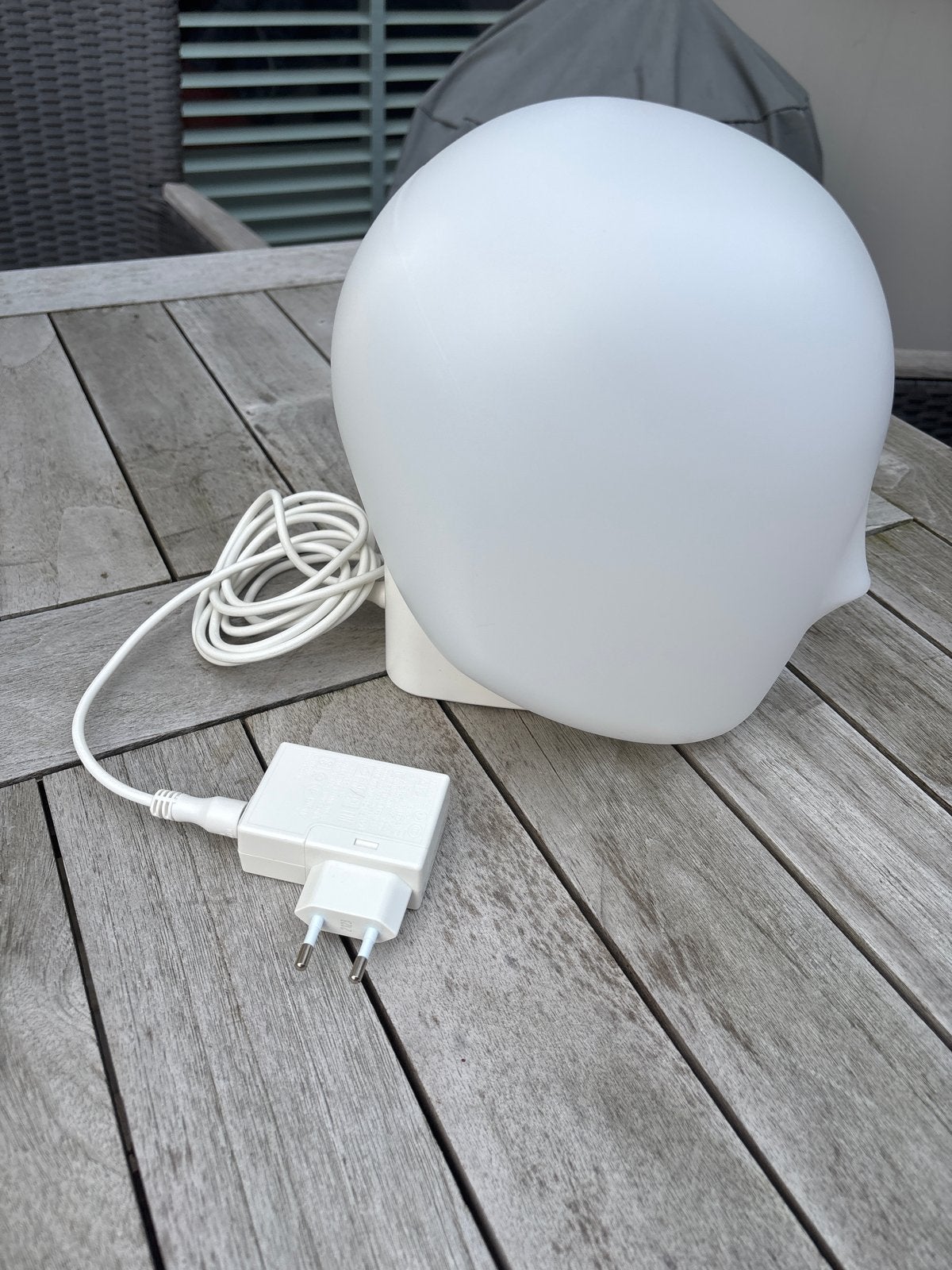 ISKARNA IKEA sfeerlamp/koptelefoon standaard , modern design, Kunststof, Wit, Ophalen of Verzenden, IKEA