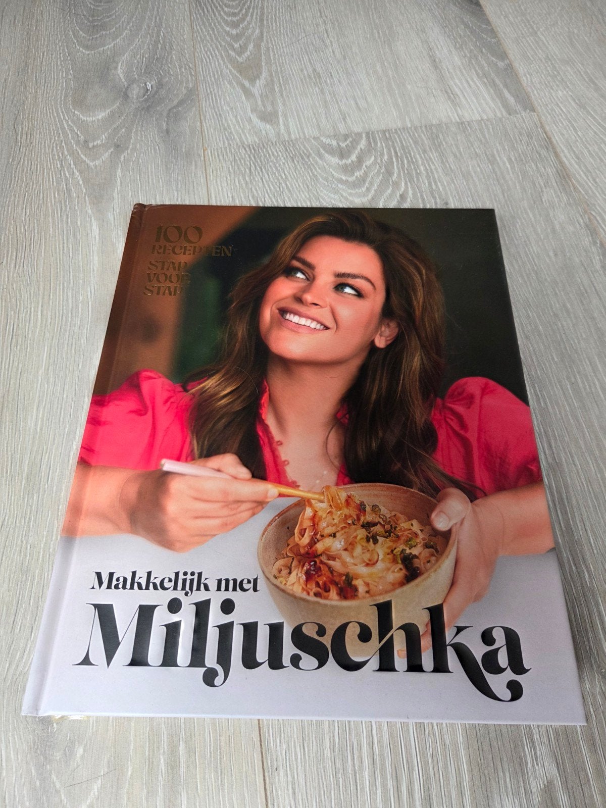 Kookboek - Makkelijk met Miljuschka, Ophalen of Verzenden, Zo goed als nieuw, Nederland en België